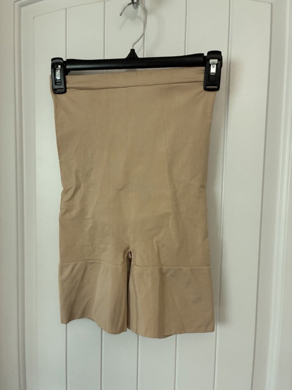 SPANX Oncore High Waisted Mid Thigh Short In Nude Size Large